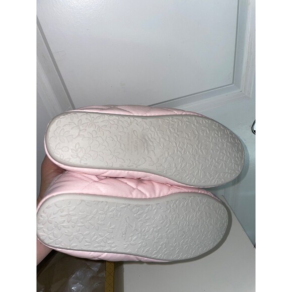 Hanes Women's Vintage NIB Slippers size 6.5-7.5 Pink Quilted Satin Faux Fur - Picture 9 of 10